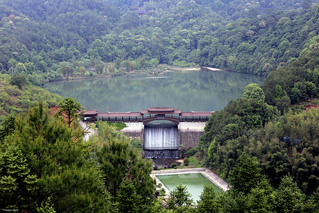 24年瀑布林温泉度假村